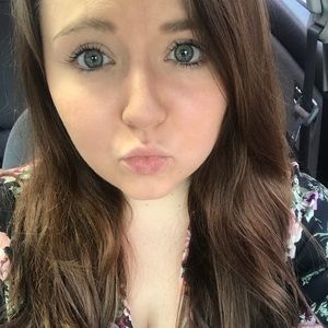 Meet your Posher, Liz